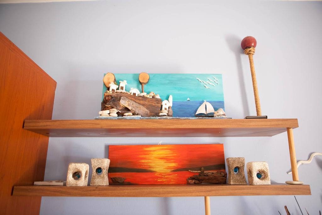 Aquarian Beachfront Apartment Larnaca Ngoại thất bức ảnh